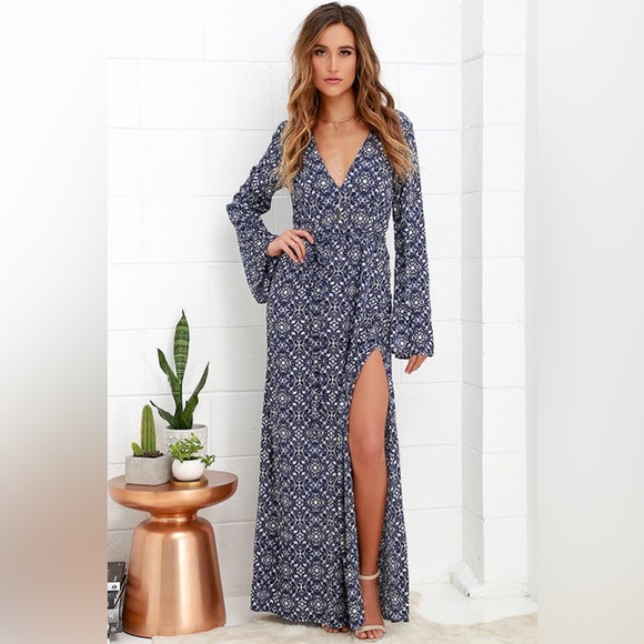 Lulus Dresses & Skirts - Blue Print Maxi Dress